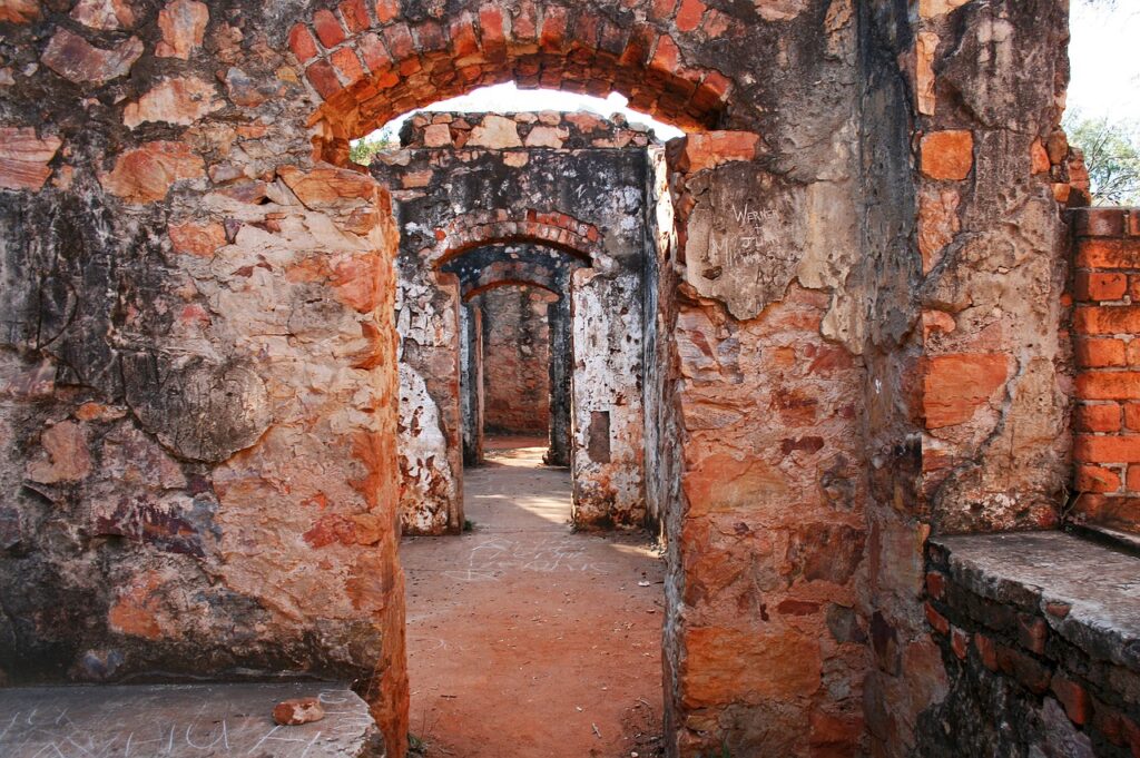 Imagining the past while walking among ancient ruins